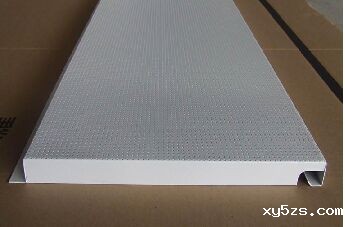 勾搭铝单板
